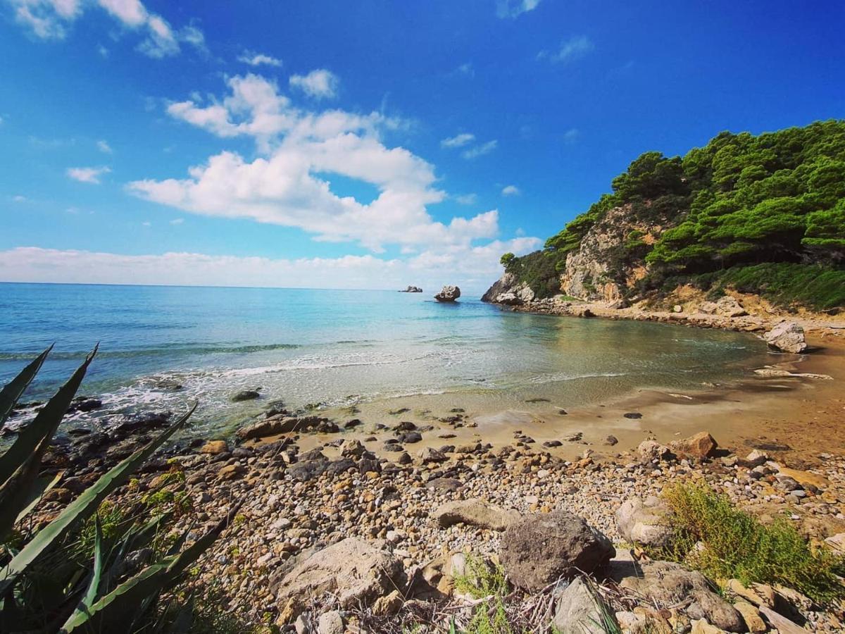Theea Cottage - Wonderful Sea Views Chlomos Ngoại thất bức ảnh