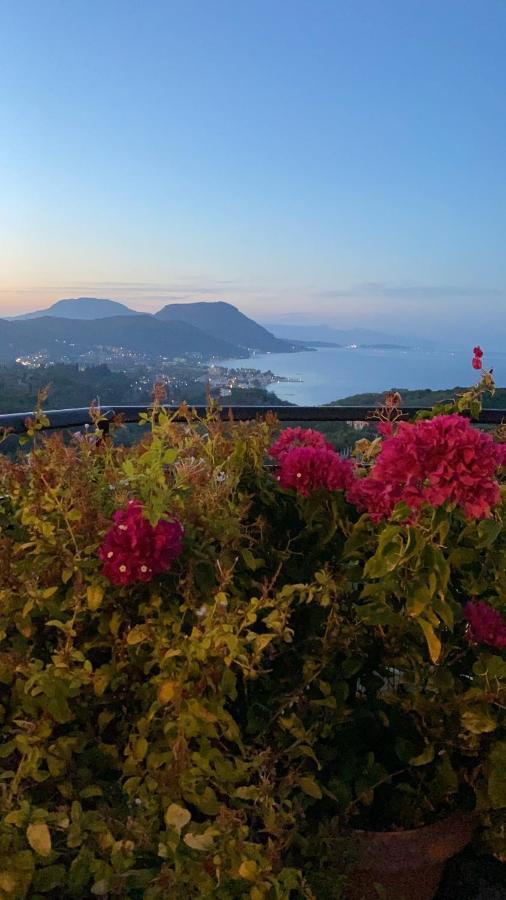 Theea Cottage - Wonderful Sea Views Chlomos Ngoại thất bức ảnh