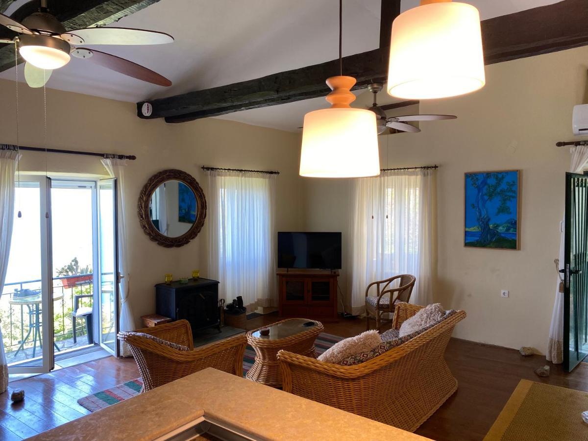 Theea Cottage - Wonderful Sea Views Chlomos Ngoại thất bức ảnh