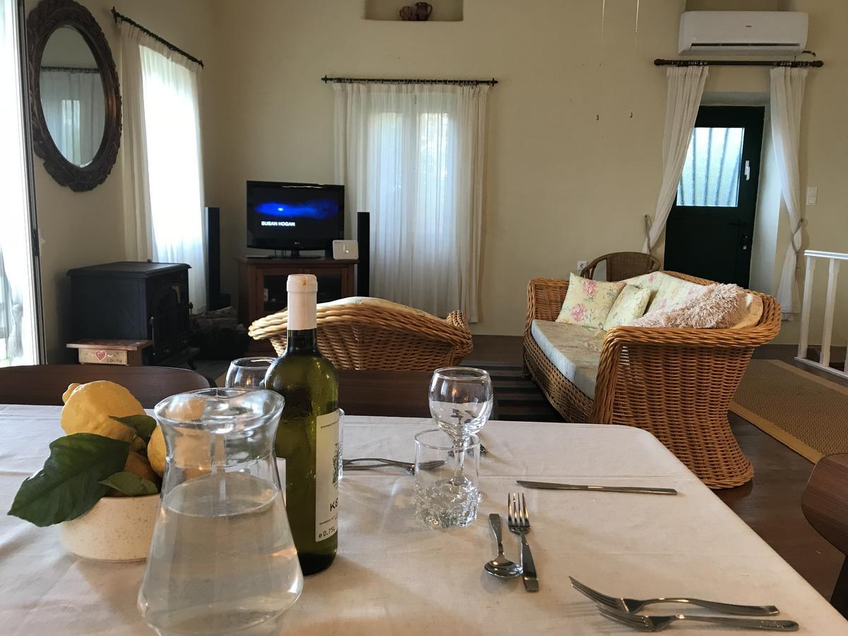 Theea Cottage - Wonderful Sea Views Chlomos Ngoại thất bức ảnh